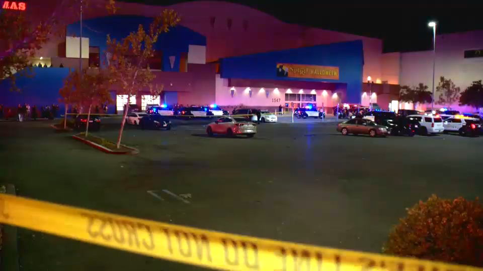 1 killed, 6 injured in Spirit Halloween store shooting in Northern California
— Libertyville Business news